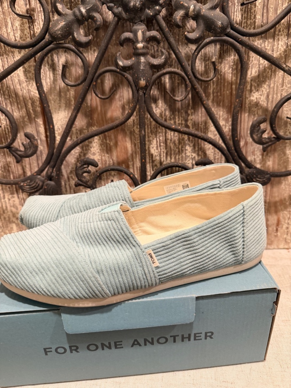 TOMS Light Blue Corduroy Slip-On Casual Shoes size 9
